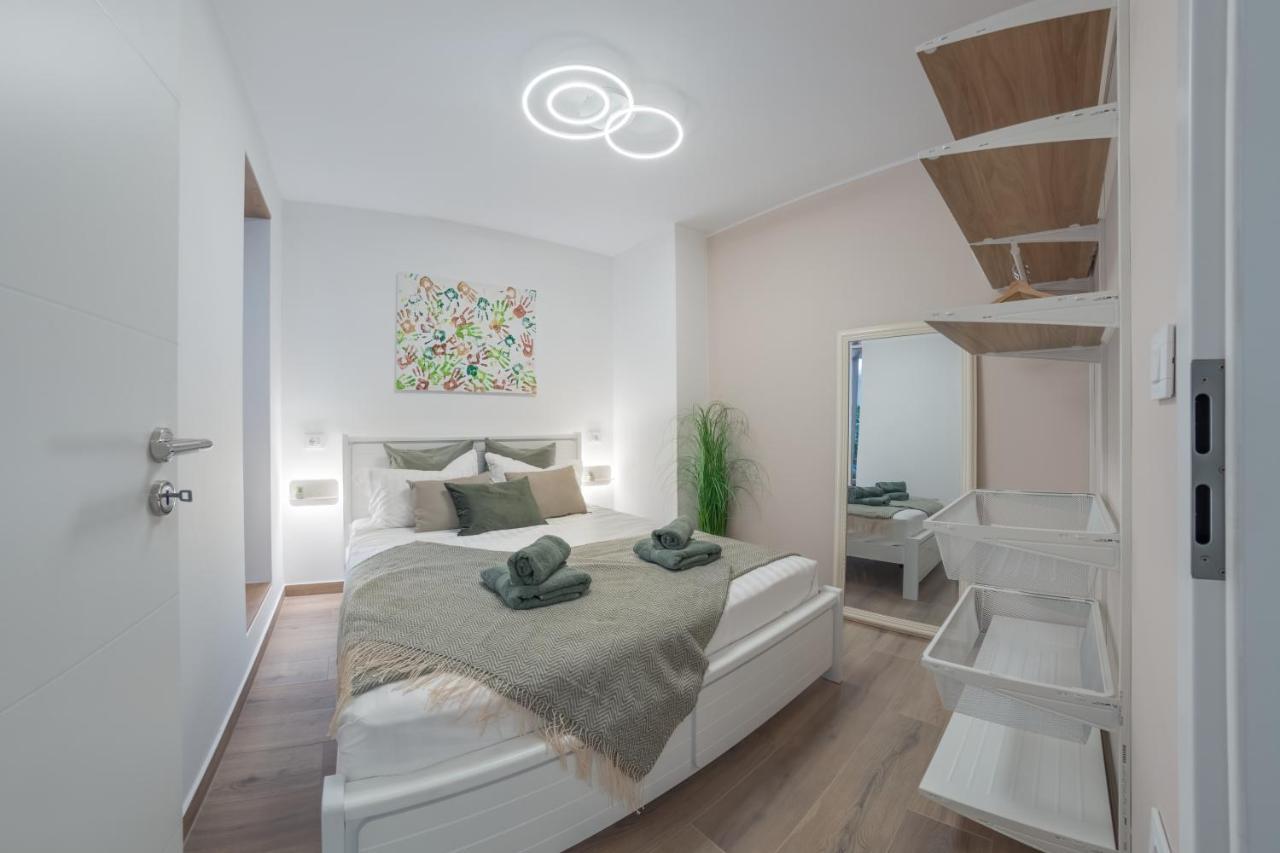 Apartment Norah With Private Parking Pula Exterior photo